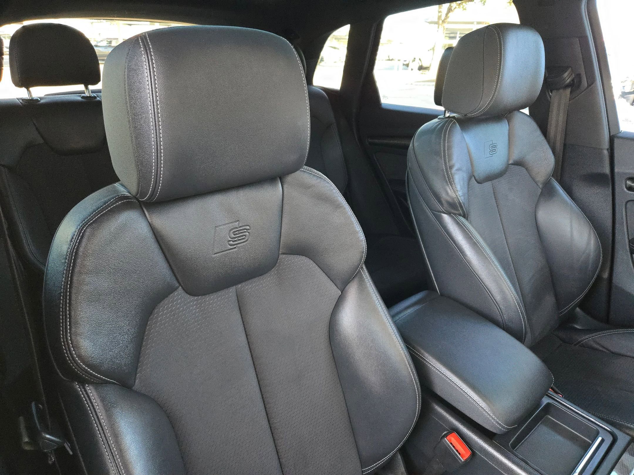 Used 2022 Audi SQ5 Premium Plus w/ Premium Plus Package image 31