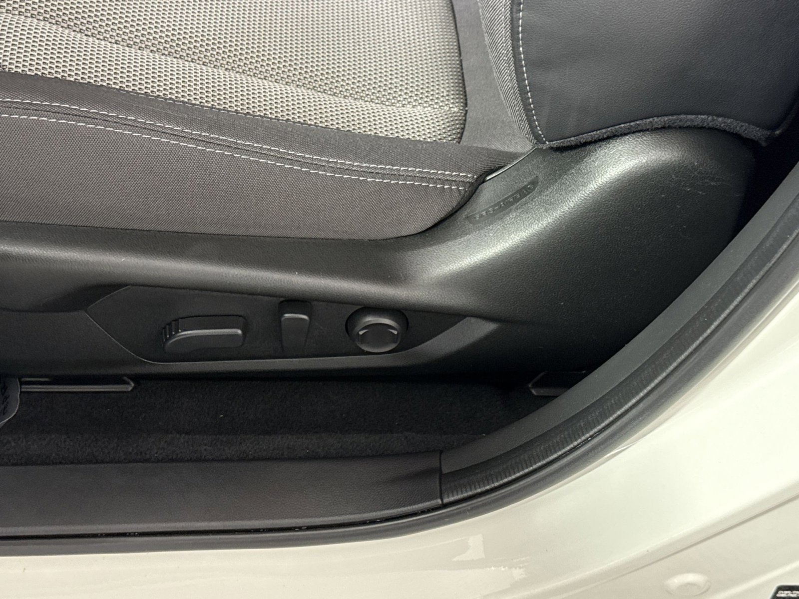 Used 2024 Subaru Crosstrek 2.0i Premium image 14