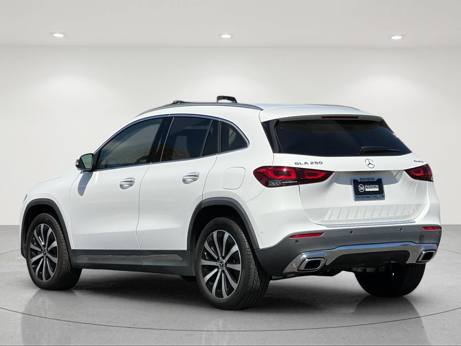 Used 2023 Mercedes-Benz GLA 250 4MATIC image 3