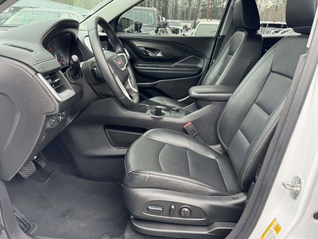Used 2024 GMC Terrain SLT image 19