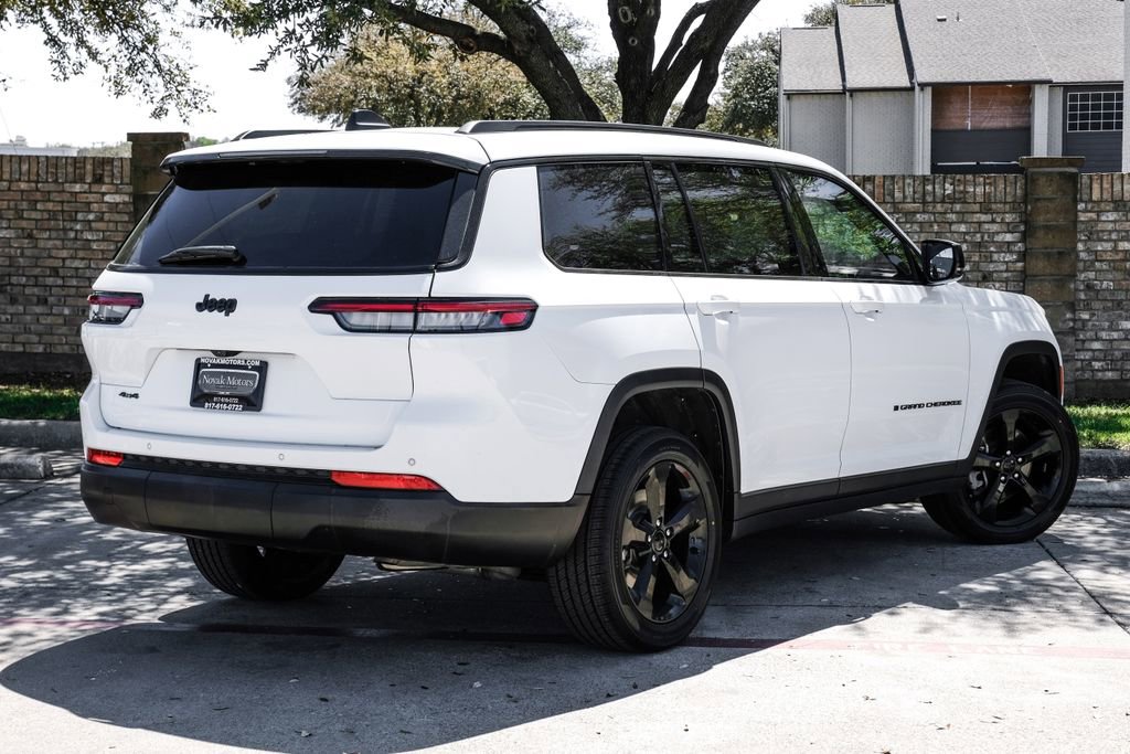 Used 2023 Jeep Grand Cherokee L Laredo AWD/4WD image 15