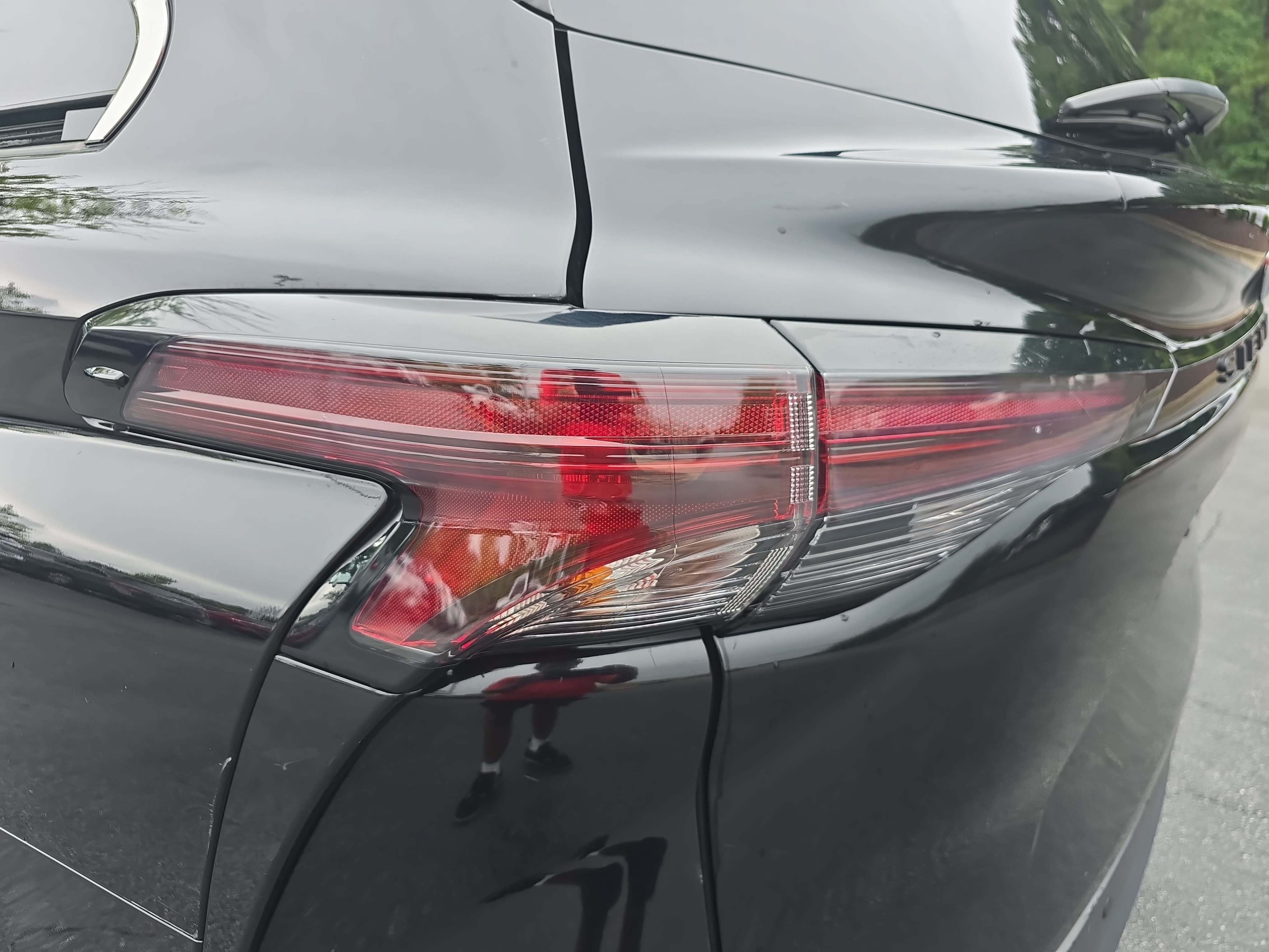Used 2025 Toyota Sienna XLE FWD image 35