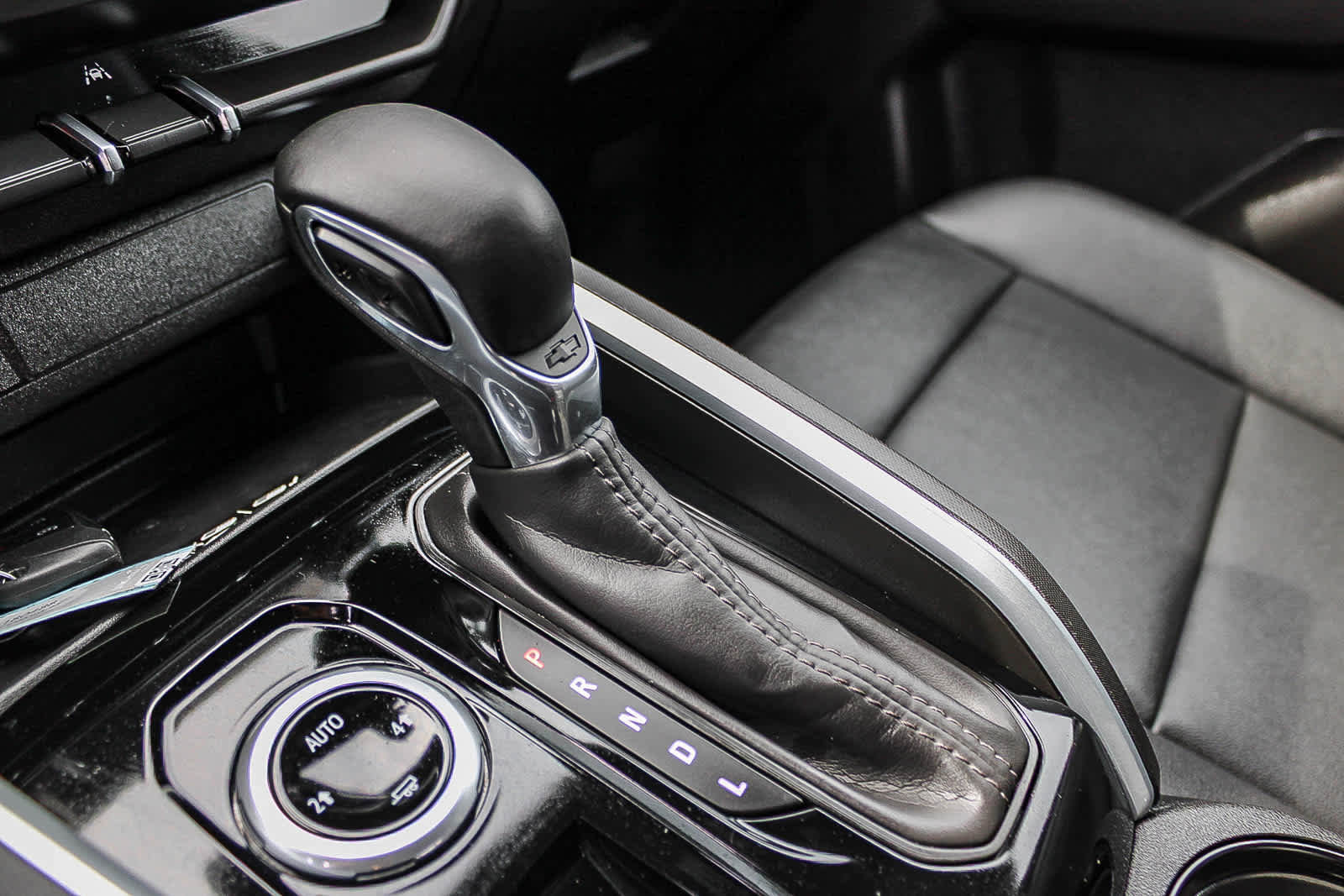 Used 2025 Chevrolet Colorado LT w/ LT Convenience Package image 19