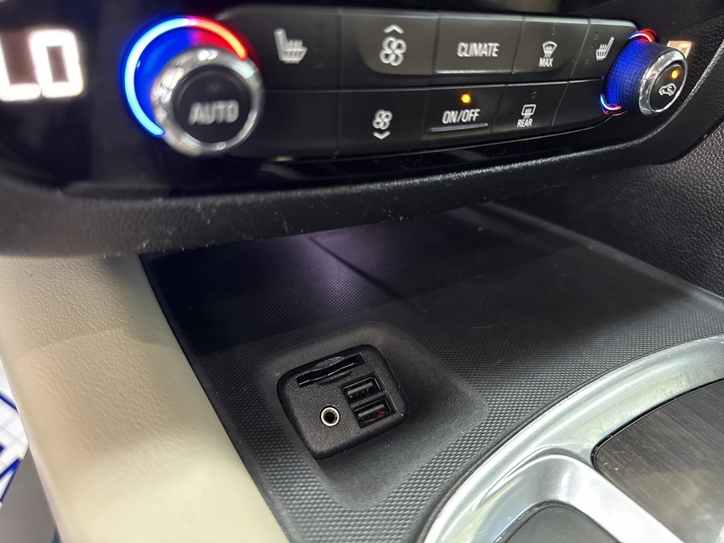 Used 2021 Buick Enclave Essence image 50