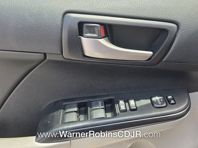 Used 2014 Toyota Camry LE FWD image 30