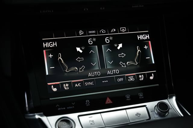 Used 2022 Audi e-tron Premium Plus image 38