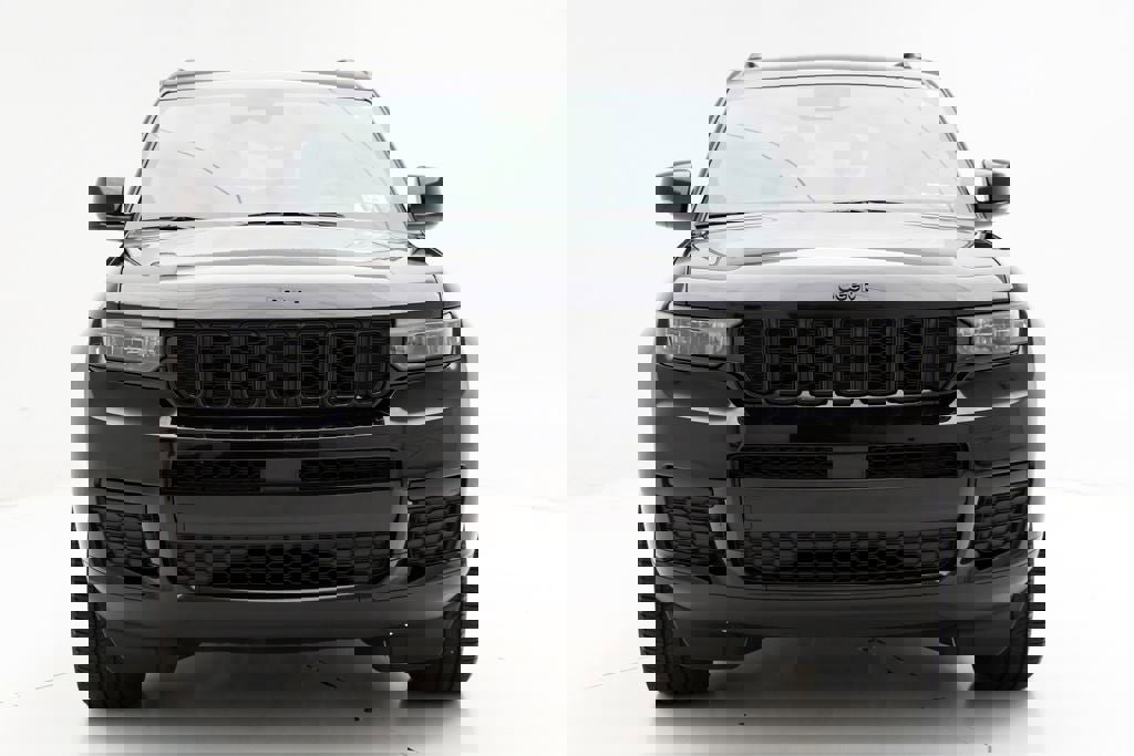 Used 2023 Jeep Grand Cherokee L Laredo image 5