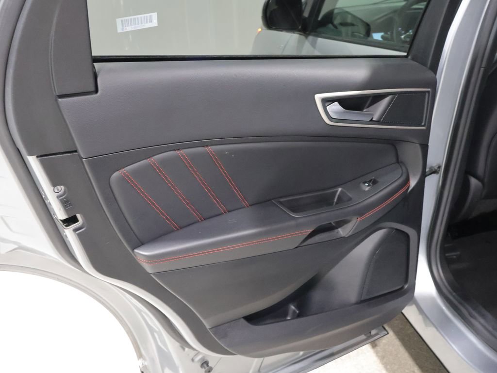 Used 2024 Ford Edge ST-Line AWD/4WD image 18