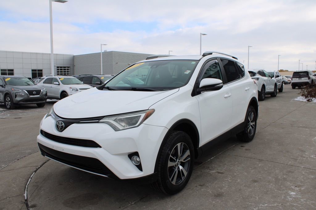Used 2018 Toyota RAV4 XLE image 3