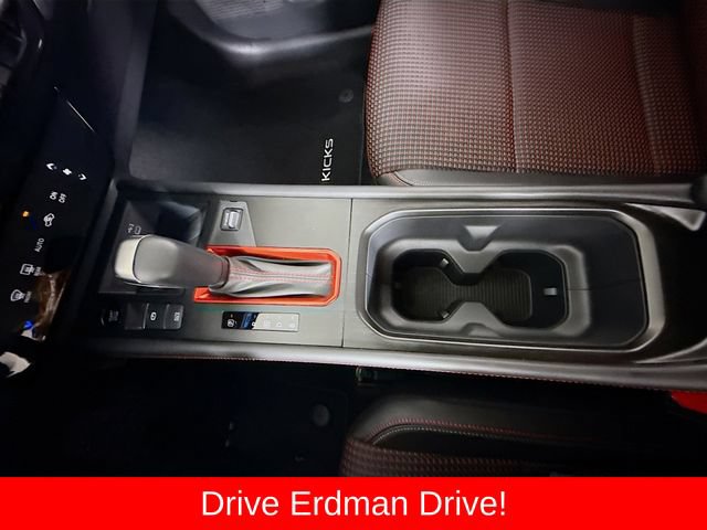 Used 2025 Nissan Kicks SR AWD/4WD image 18