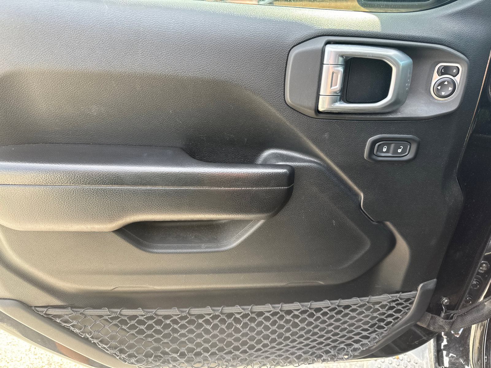 Used 2020 Jeep Wrangler Sport image 10