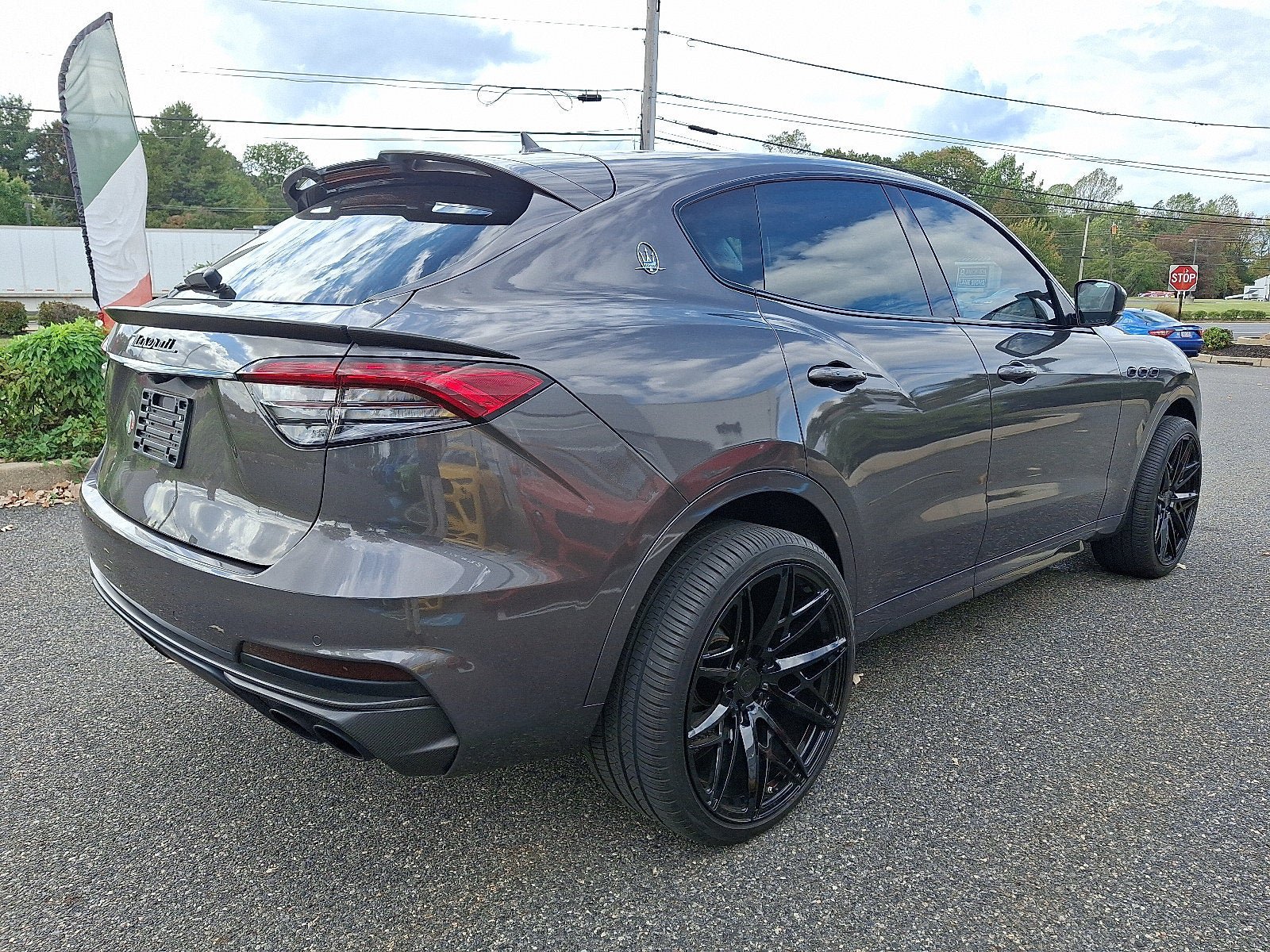Used 2019 Maserati Levante Trofeo AWD/4WD image 4