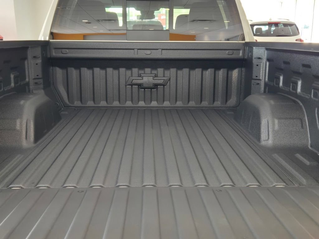 New 2026 Chevrolet Silverado 1500 RST w/ Dark Appearance Package AWD/4WD image 13