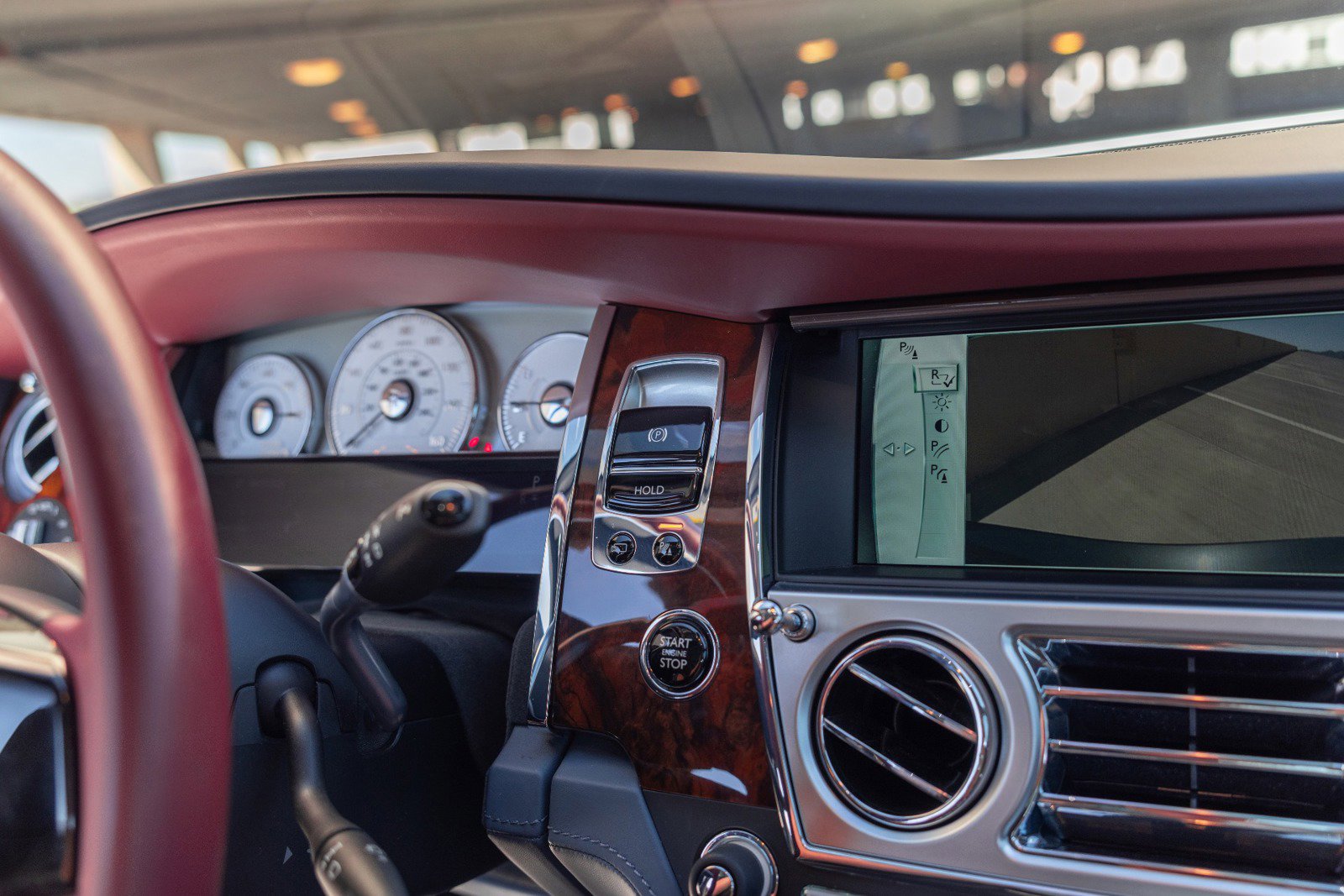 Used 2017 Rolls-Royce Ghost image 39