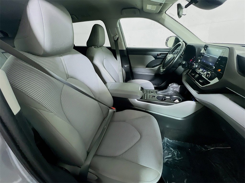 Certified 2022 Toyota Highlander LE image 26