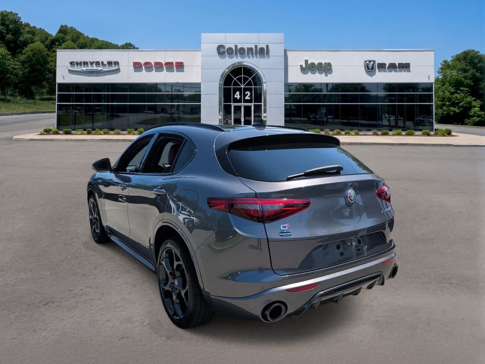 Used 2023 Alfa Romeo Stelvio Veloce AWD/4WD image 4