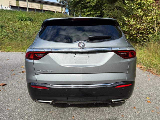 Used 2024 Buick Enclave Essence image 7