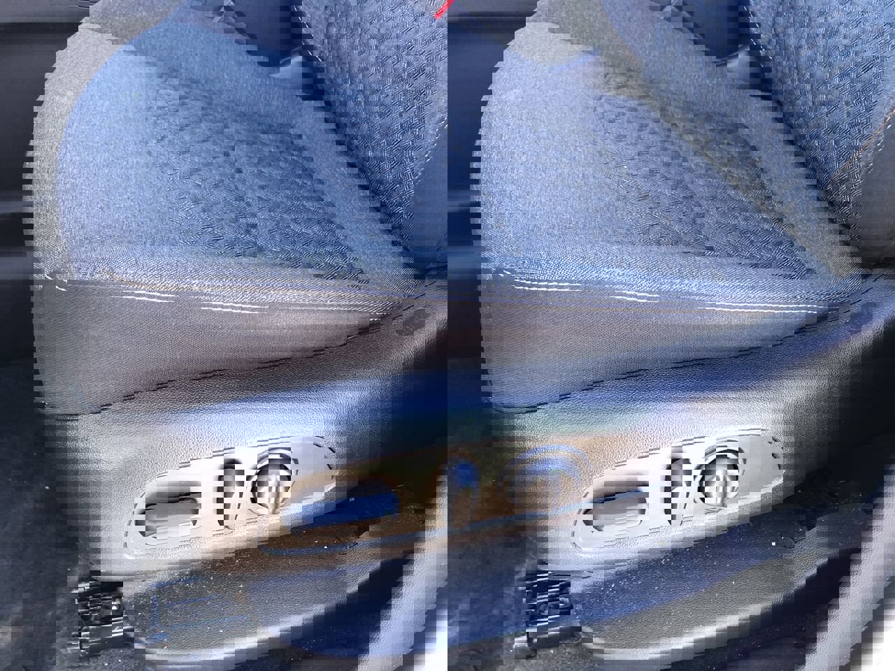 Used 2024 Chevrolet Equinox LT w/ LPO, Floor Liner Package image 15