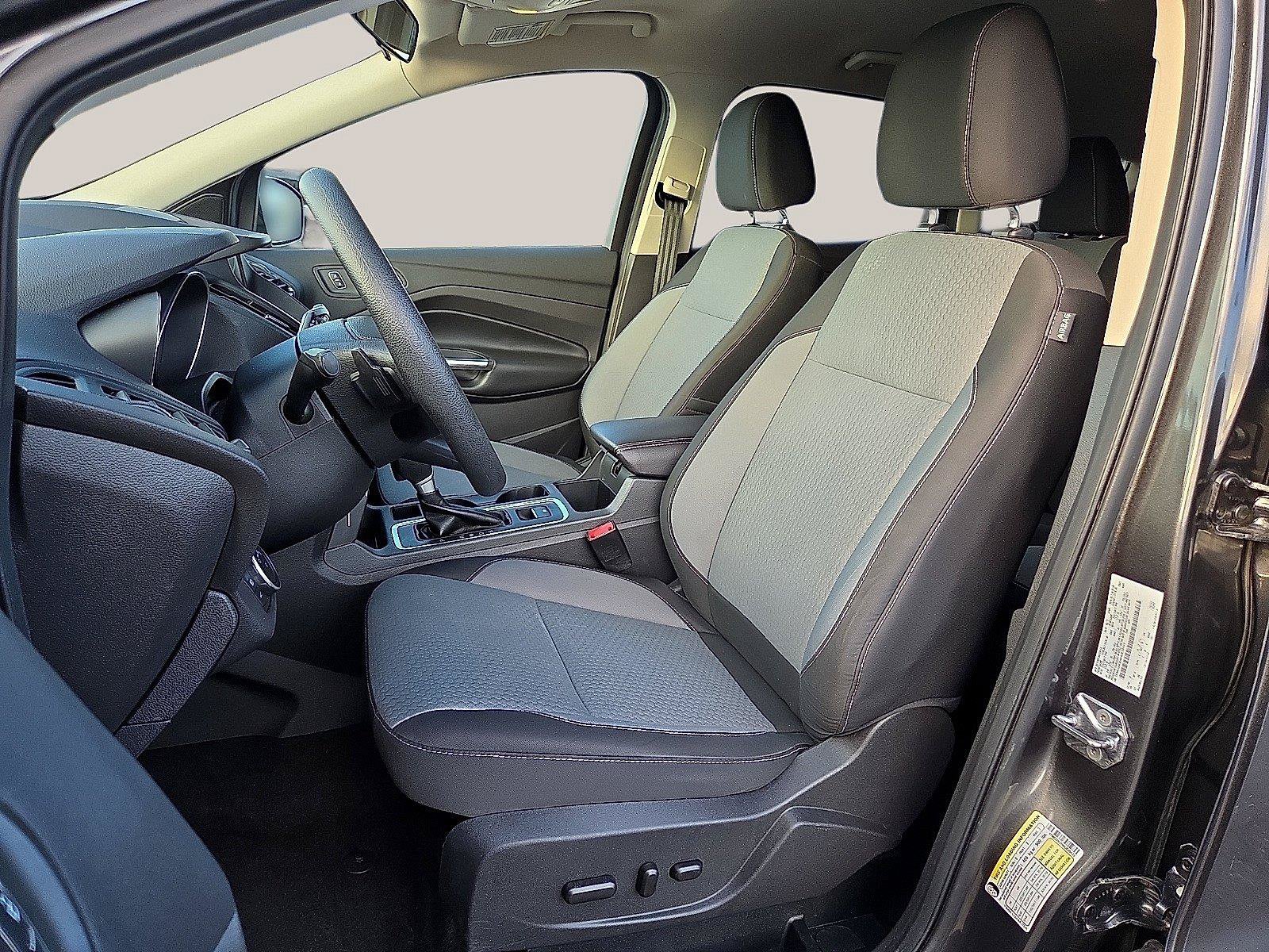Used 2017 Ford Escape SE w/ Equipment Group 201A FWD image 16