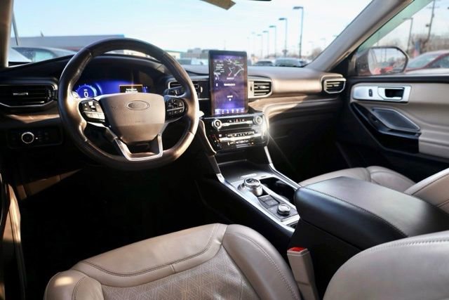 Used 2021 Ford Explorer Platinum w/ Equipment Group 601A image 32