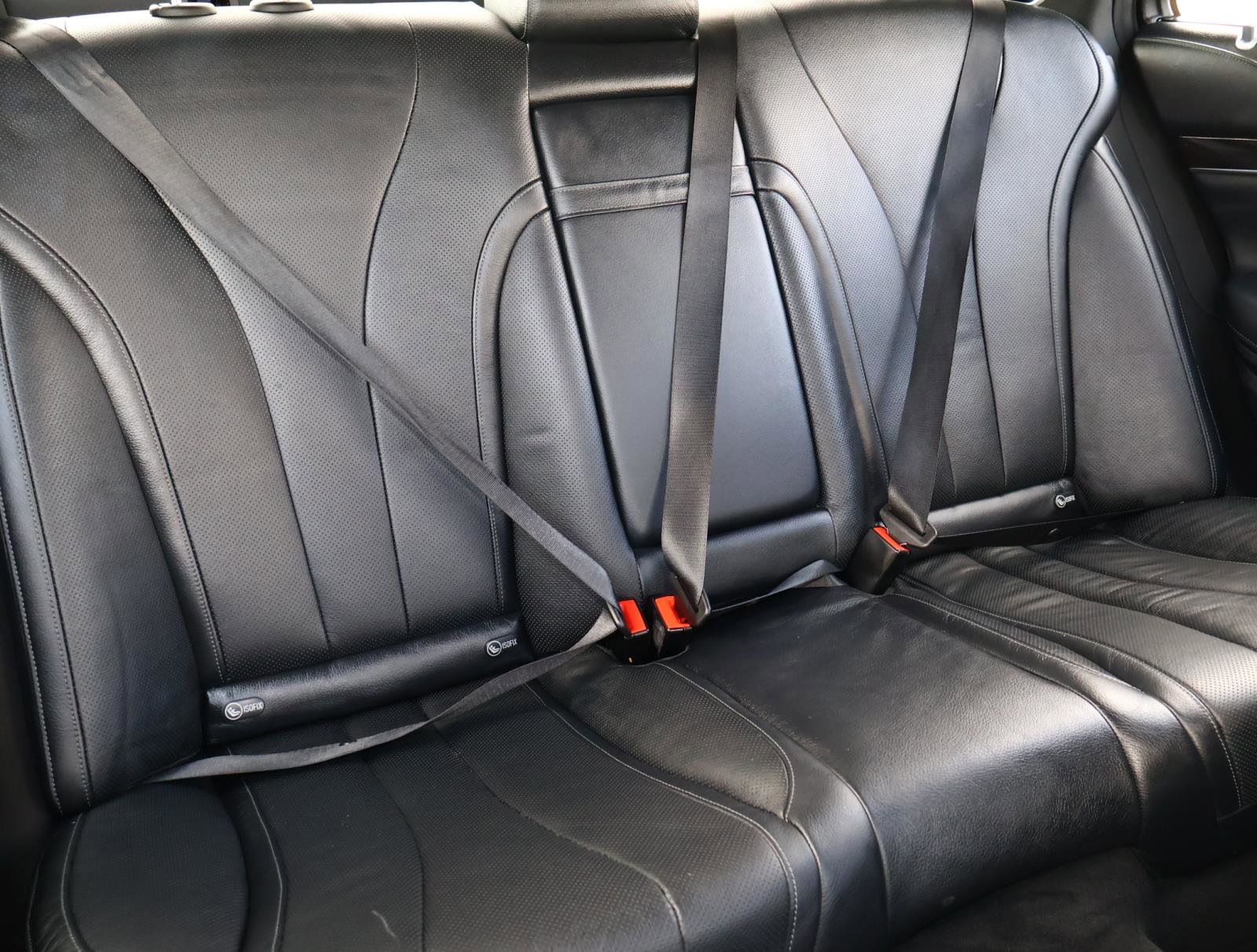 Used 2016 Mercedes-Benz S 550 Sedan image 21