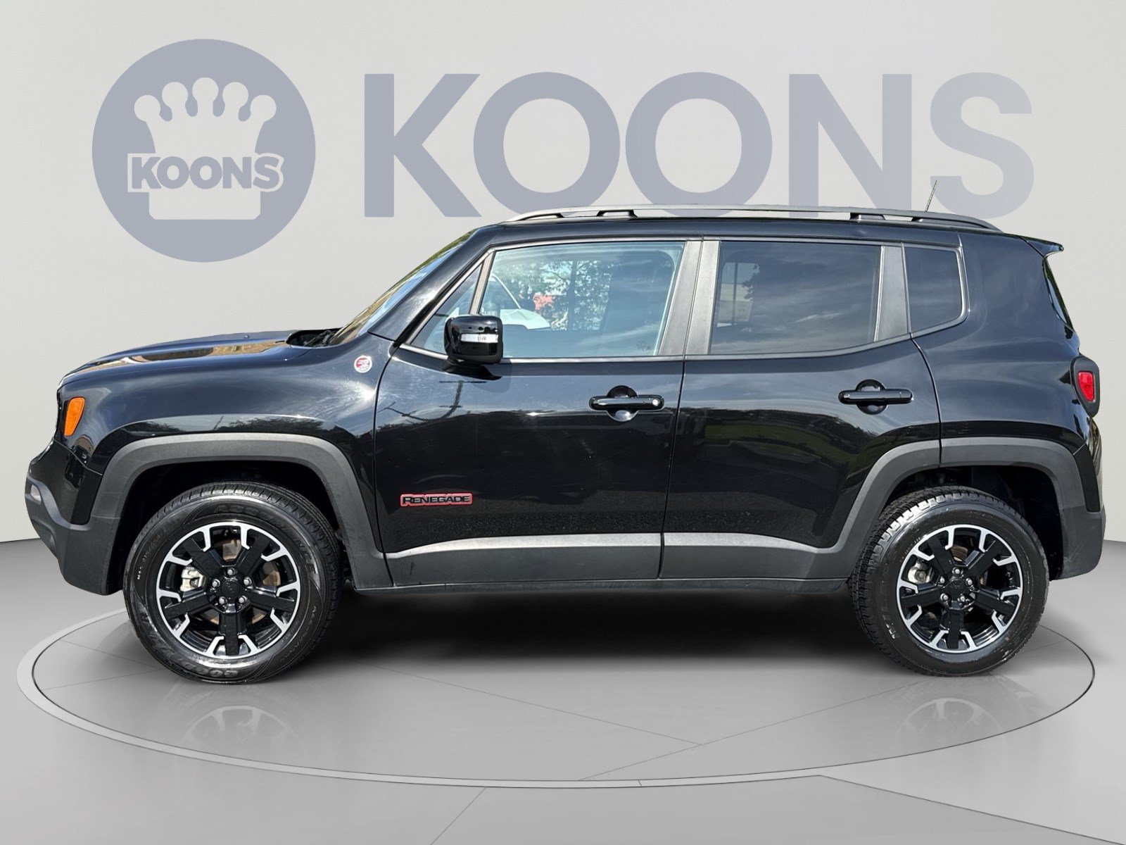 Used 2023 Jeep Renegade Trailhawk AWD/4WD image 2