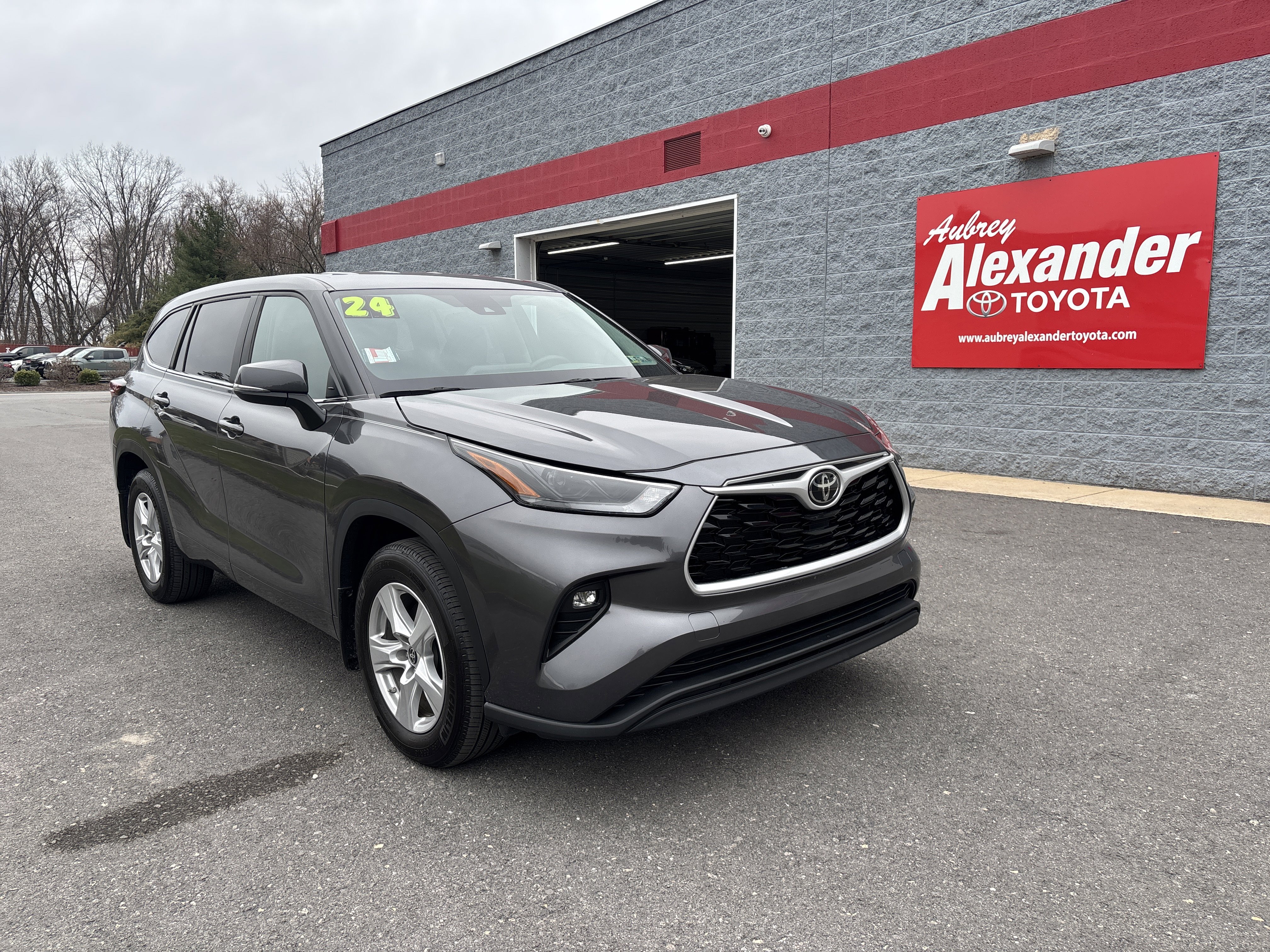 Certified 2024 Toyota Highlander LE