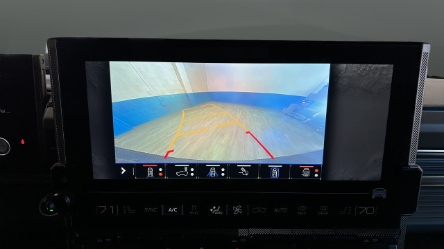 Used 2025 GMC Hummer EV 2X AWD/4WD image 14