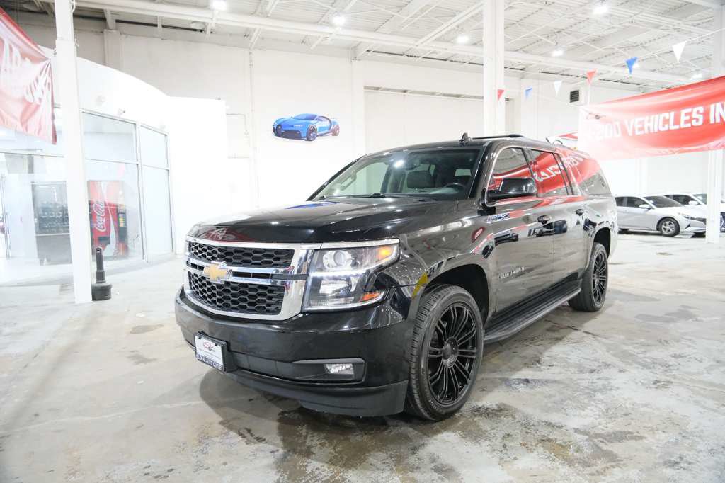 Used 2018 Chevrolet Suburban LT RWD image 4