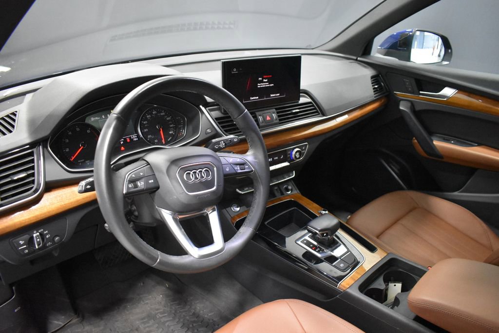 Used 2023 Audi Q5 2.0T Premium w/ Convenience Package AWD/4WD image 4
