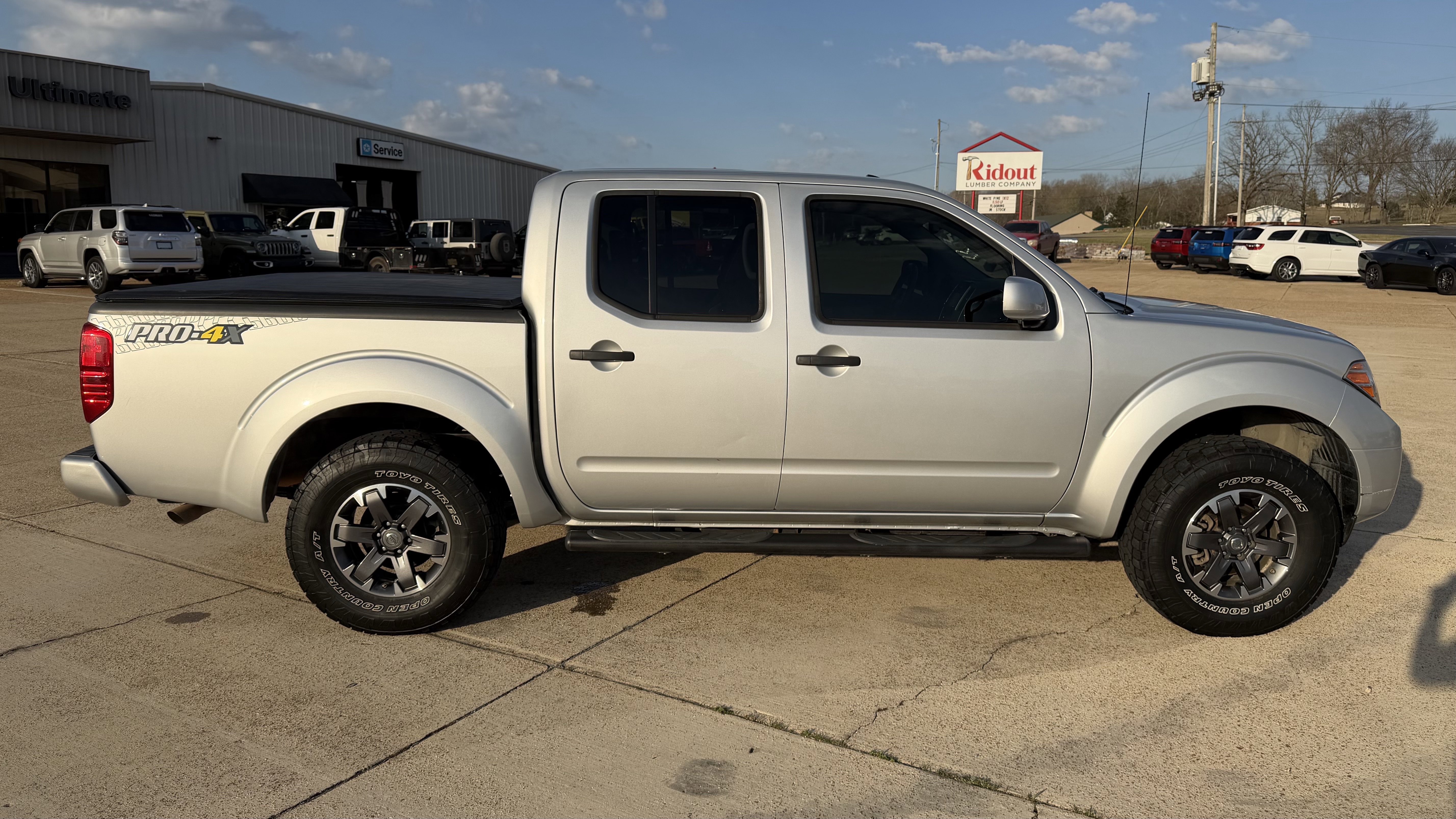 Used 2019 Nissan Frontier PRO-4X image 12