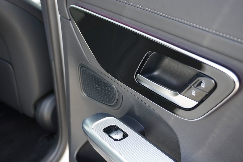 Certified 2025 Mercedes-Benz GLC 300 4MATIC image 57