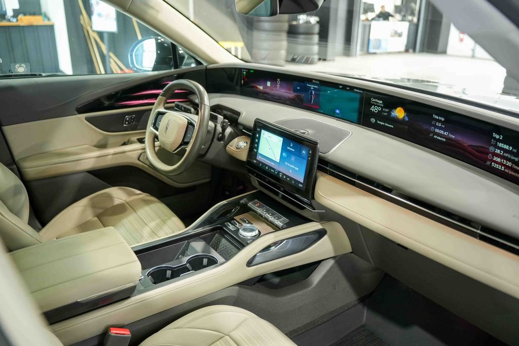 Used 2024 Lincoln Nautilus Reserve w/ Equipment Group 202A image 20