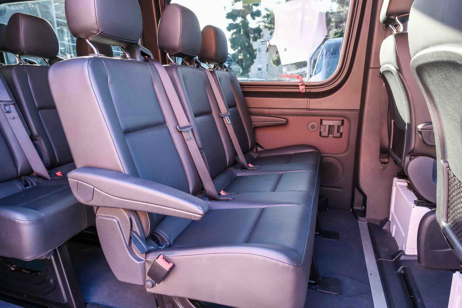 Used 2024 Mercedes-Benz Sprinter 2500 image 22