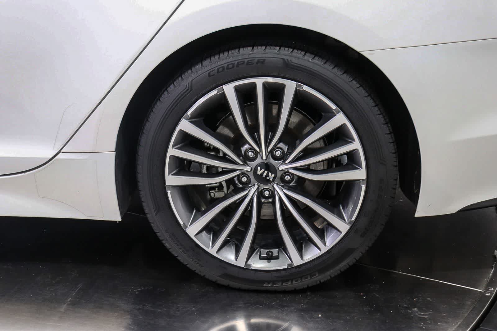 Used 2019 Kia Stinger Premium RWD image 10
