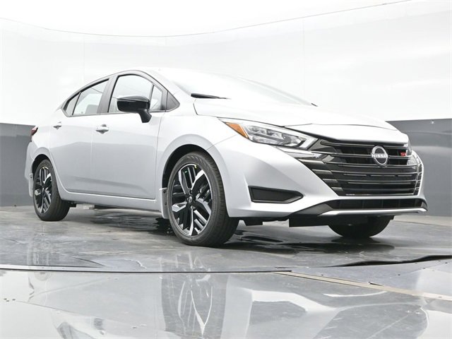 New 2025 Nissan Versa SR w/ Trunk Package image 27