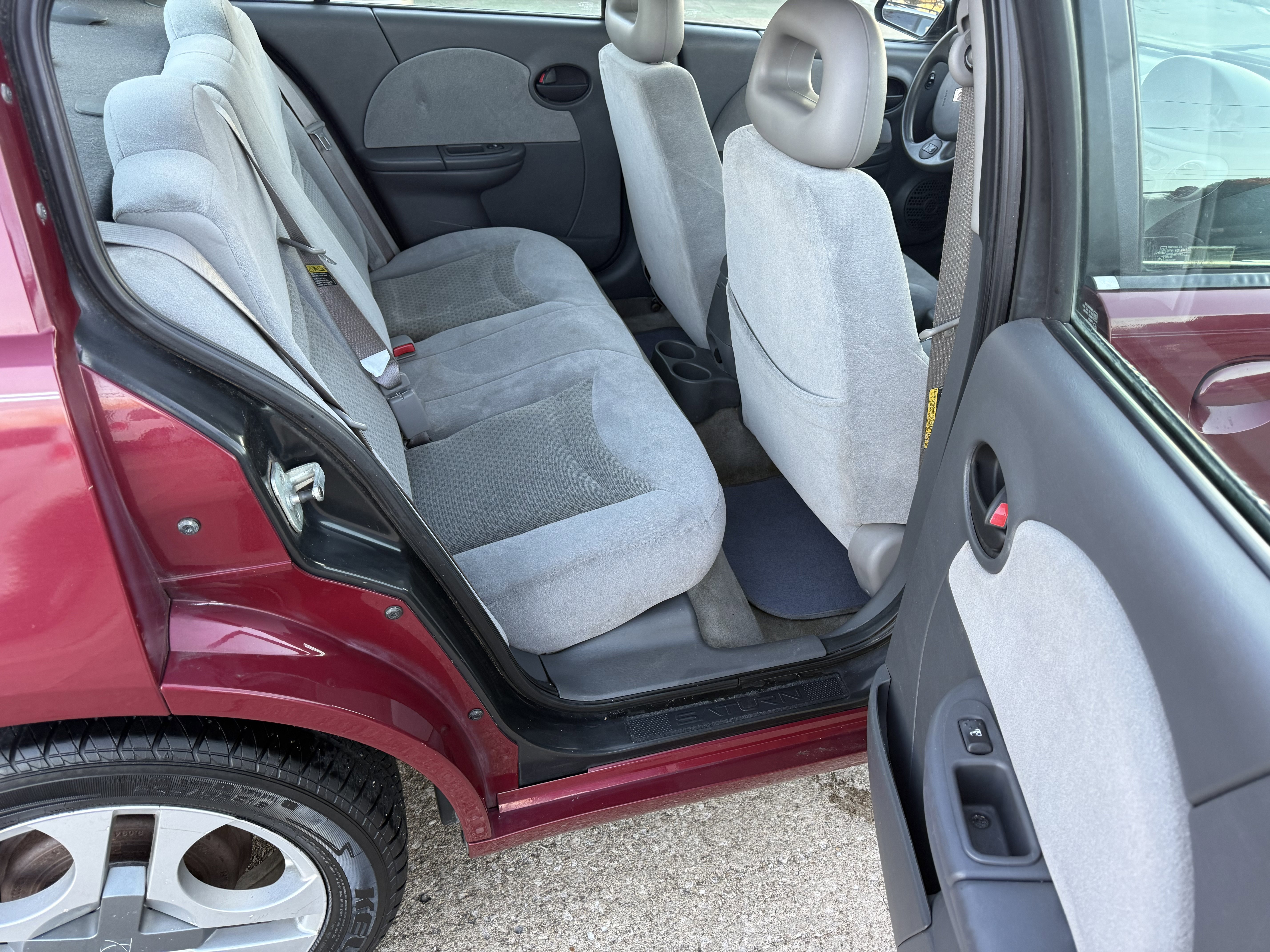 Used 2004 Saturn ION Level 3 image 12