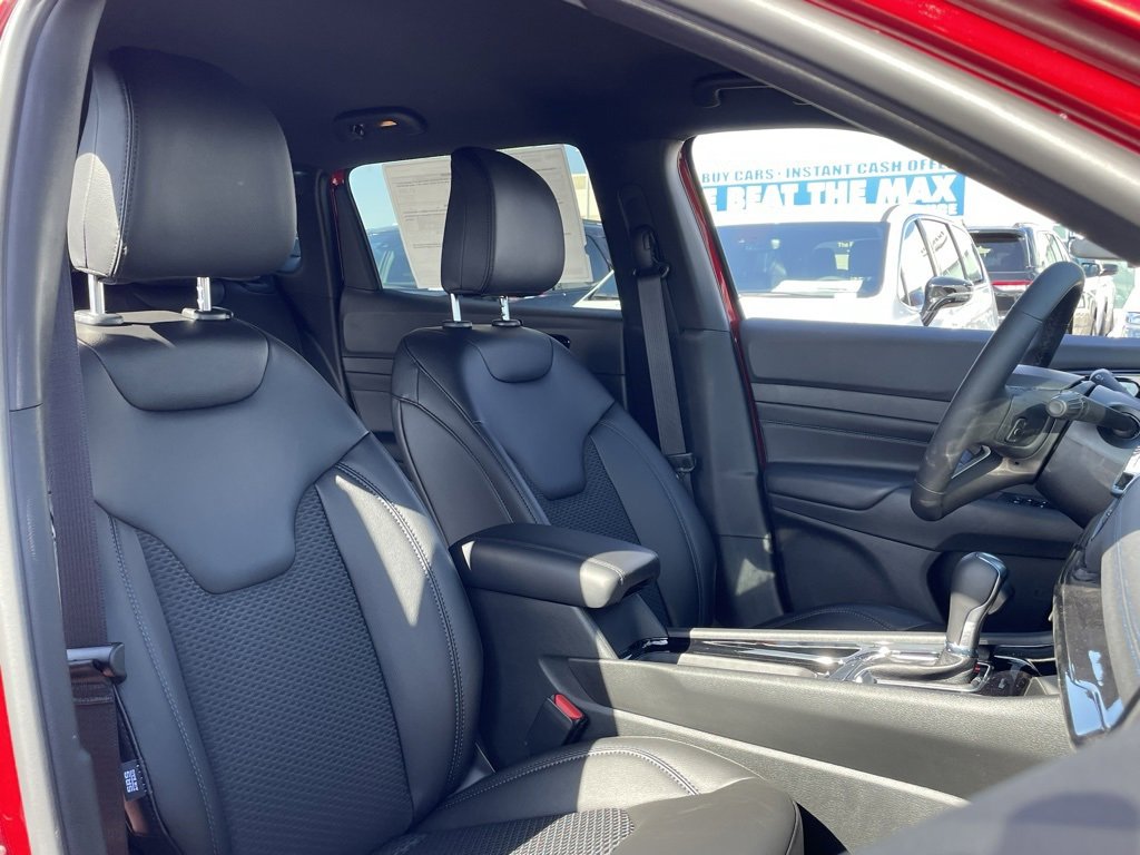 New 2026 Jeep Compass Latitude image 18