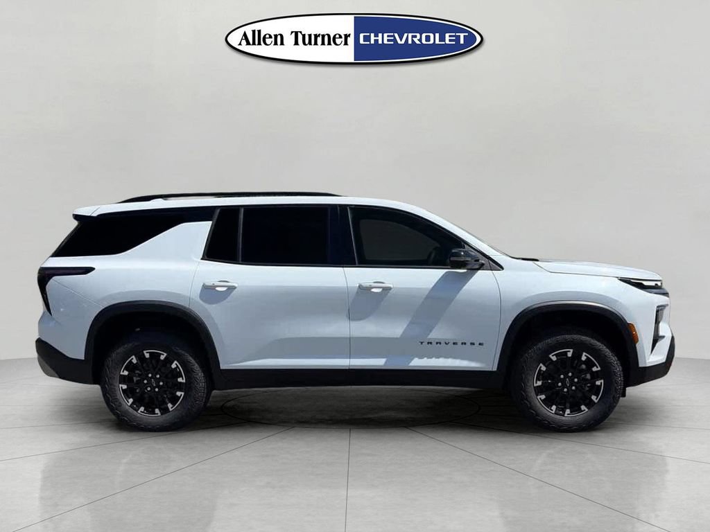 New 2026 Chevrolet Traverse Z71 w/ Driver Confidence Package AWD/4WD image 3
