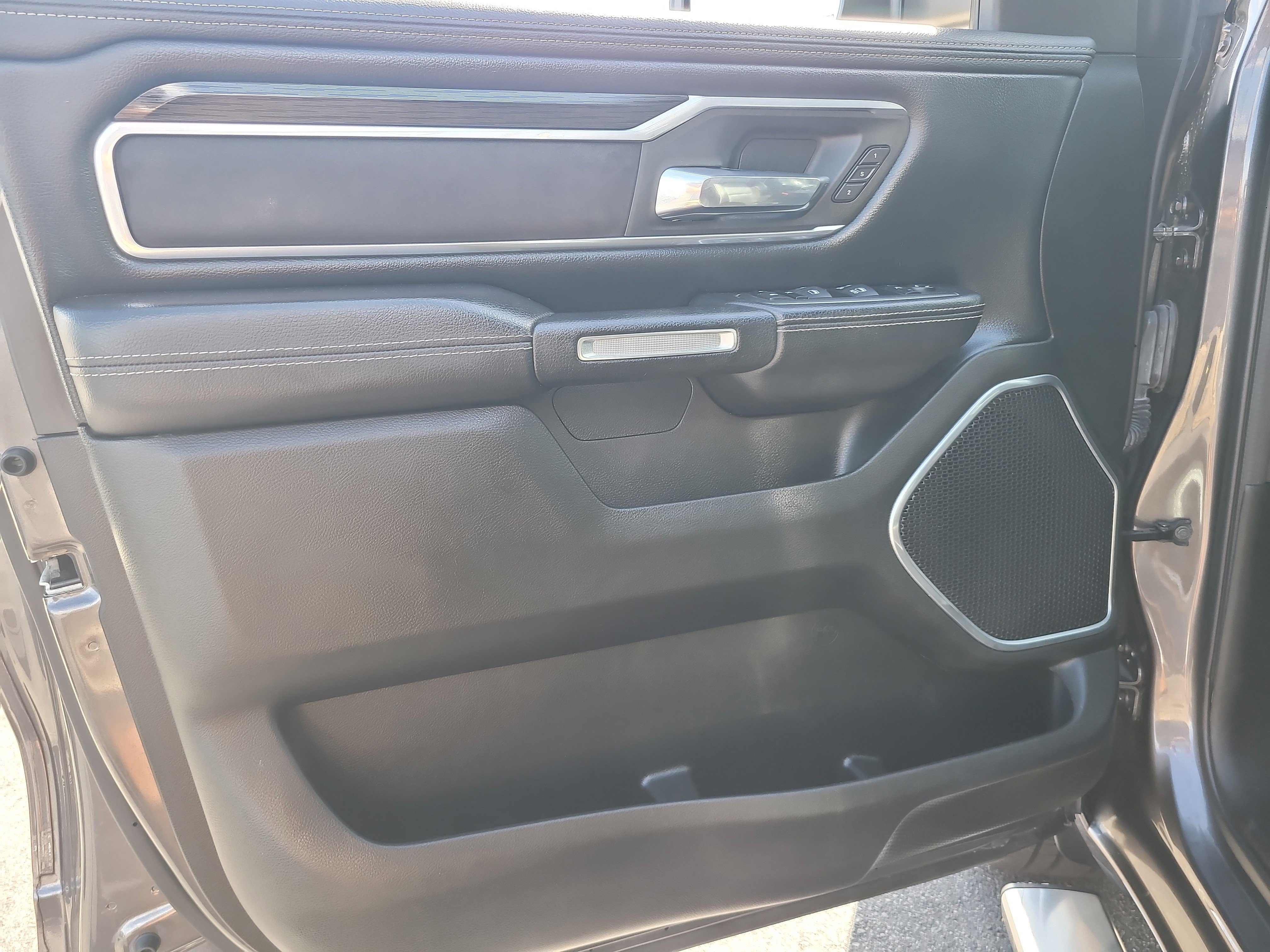 Used 2023 RAM 1500 Laramie image 16