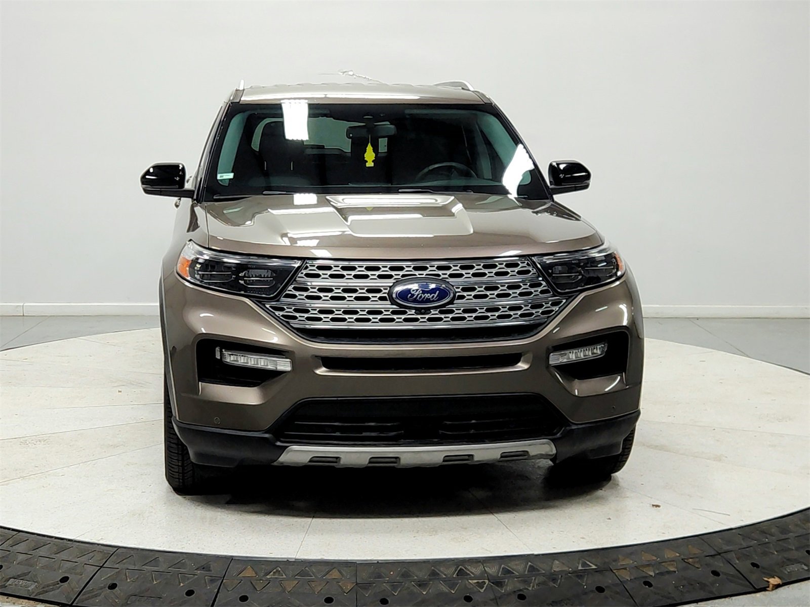 Used 2021 Ford Explorer Limited w/ Equipment Group 301A image 2