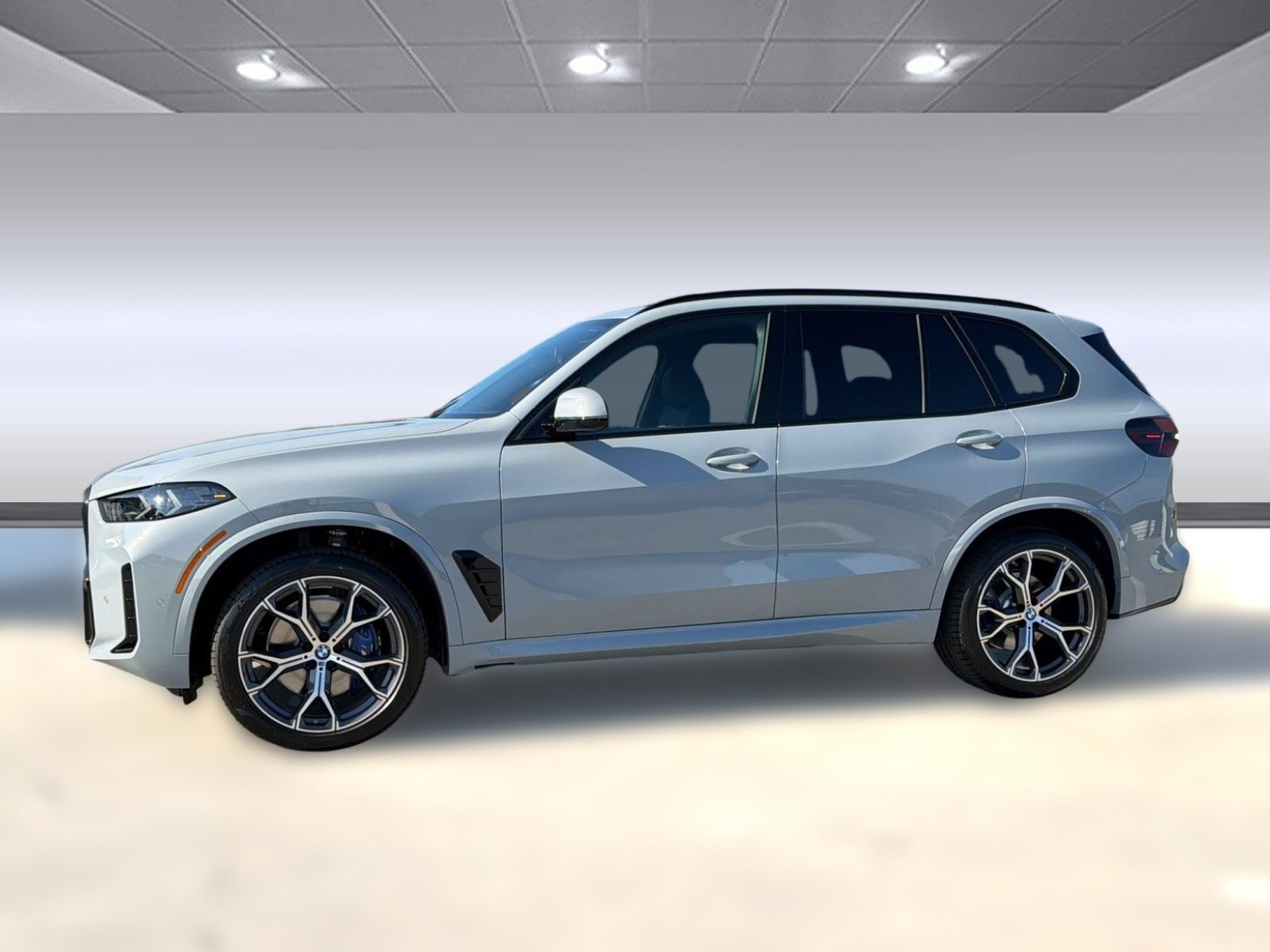Used 2026 BMW X5 sDrive40i w/ M Sport Package RWD image 2