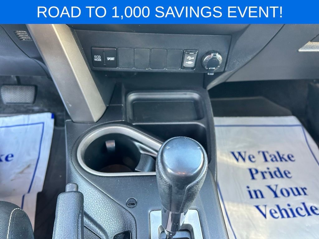 Used 2017 Toyota RAV4 XLE image 28
