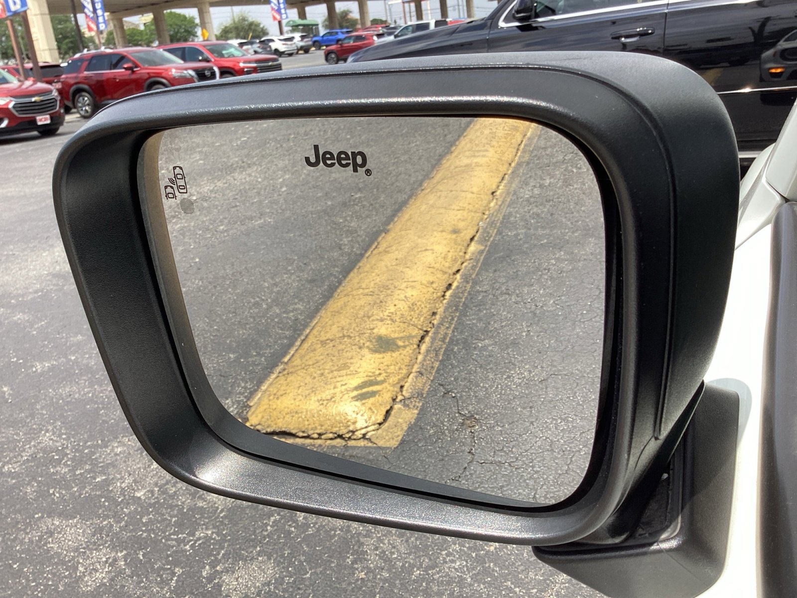 Used 2023 Jeep Renegade Latitude AWD/4WD image 29