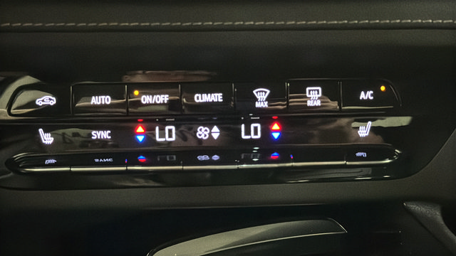 Used 2023 Buick Envision Essence w/ Sport Touring Package AWD/4WD image 17
