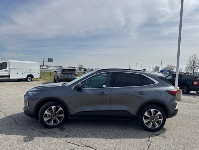 Certified 2023 Ford Escape Platinum AWD/4WD image 5