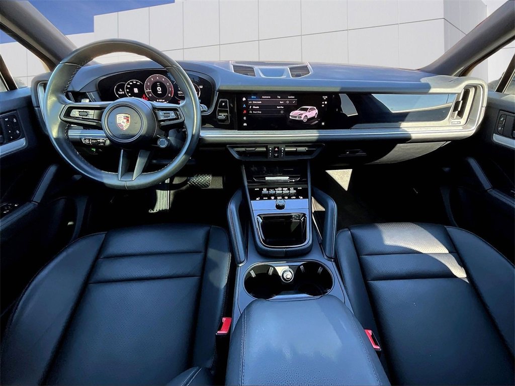 Used 2024 Porsche Cayenne image 14