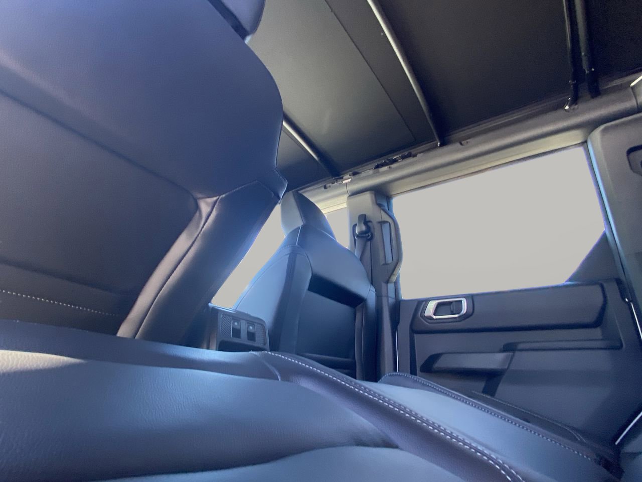 Used 2025 Ford Bronco Outer Banks AWD/4WD image 15