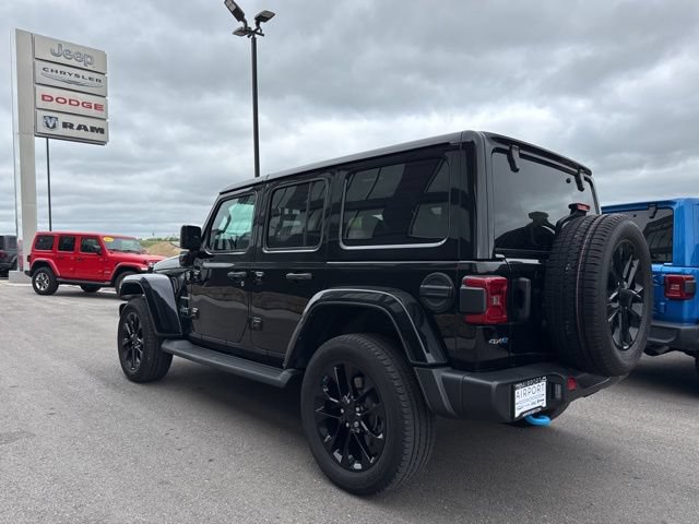 Used 2023 Jeep Wrangler Unlimited Sahara w/ Cold Weather Group AWD/4WD image 5