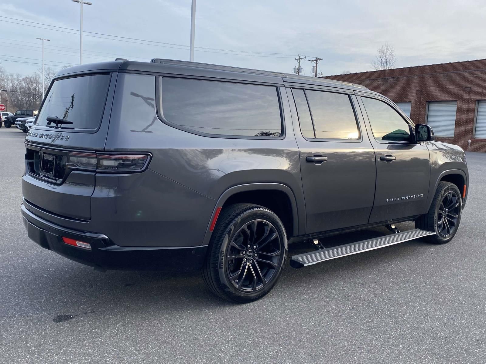 Used 2024 Jeep Grand Wagoneer L Series II w/ Quick Order Packagew 28T image 7